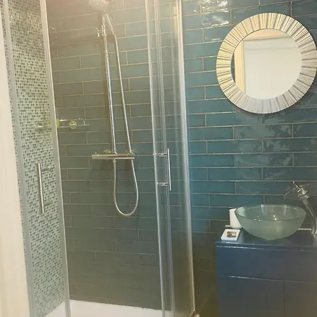 Oyo Newquay Beach Hotel-3